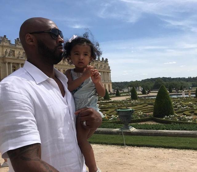 曾是情场浪子,遭遇两次婚姻危机,终成好丈夫好爸爸