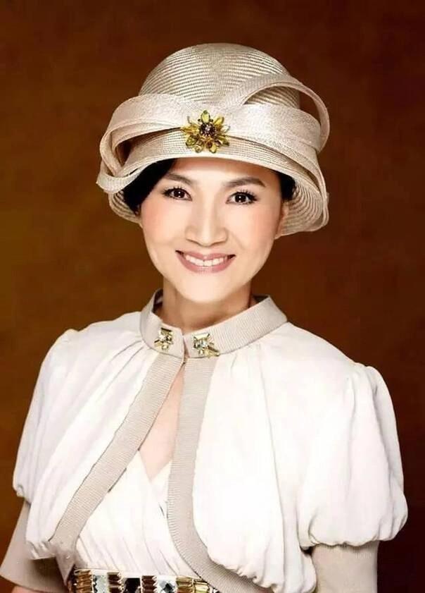 凤飞飞多大年龄去世（嫁大丈夫也幸福）(22)