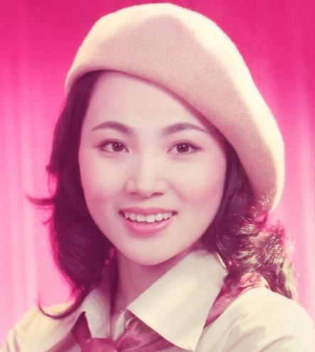 凤飞飞多大年龄去世（嫁大丈夫也幸福）(10)