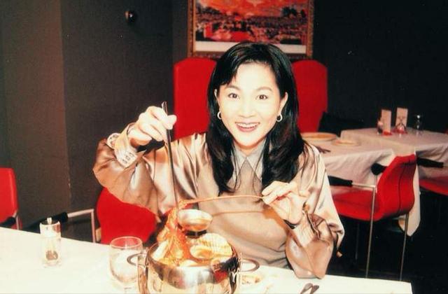 凤飞飞多大年龄去世（嫁大丈夫也幸福）(16)