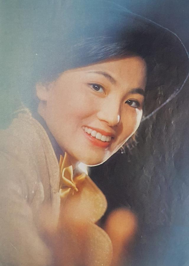 凤飞飞多大年龄去世（嫁大丈夫也幸福）(9)