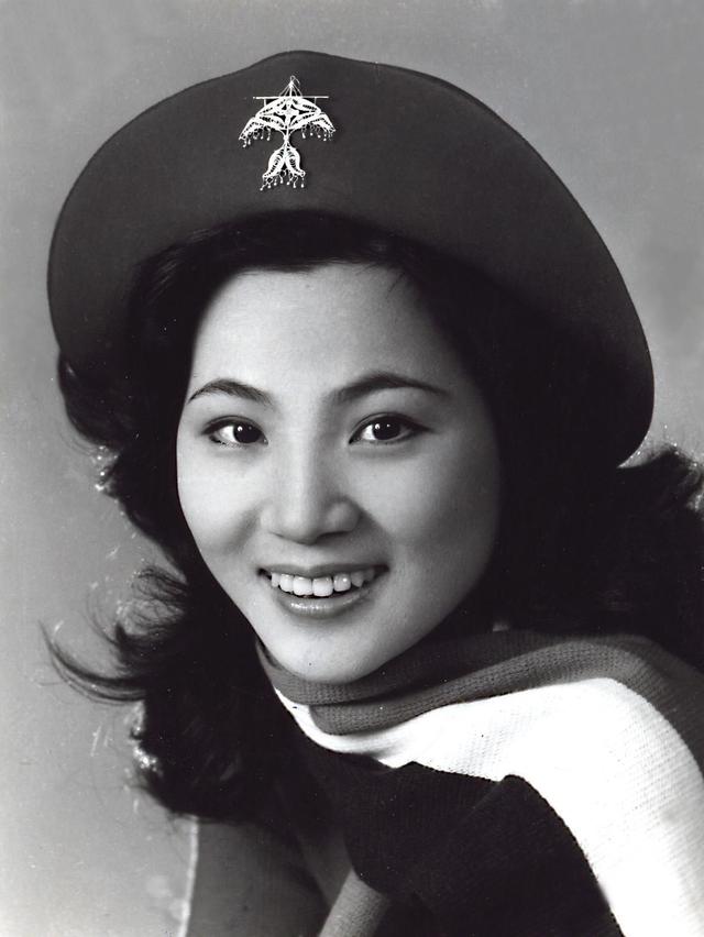 凤飞飞多大年龄去世（嫁大丈夫也幸福）(4)