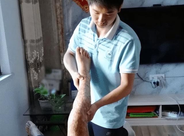 割肝救父真实案例（6年前13岁少年不顾劝阻）(24)