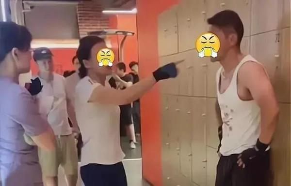 健身房的女教练到底有多野19