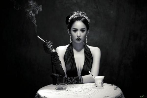 模仿赫本的明星照片 