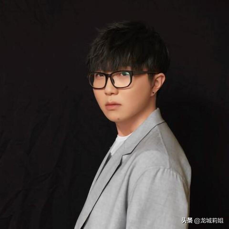 用平凡谱写人生，走向人生巅峰，毛不易的爆红绝非偶然！