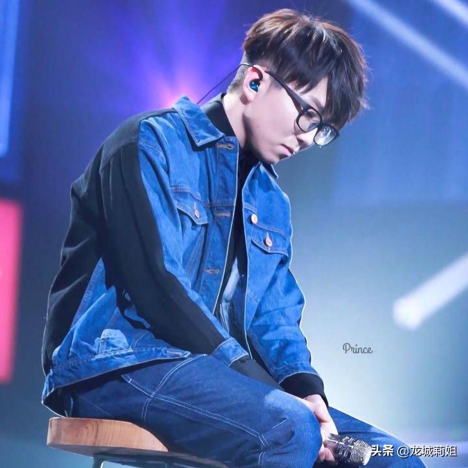 用平凡谱写人生，走向人生巅峰，毛不易的爆红绝非偶然！