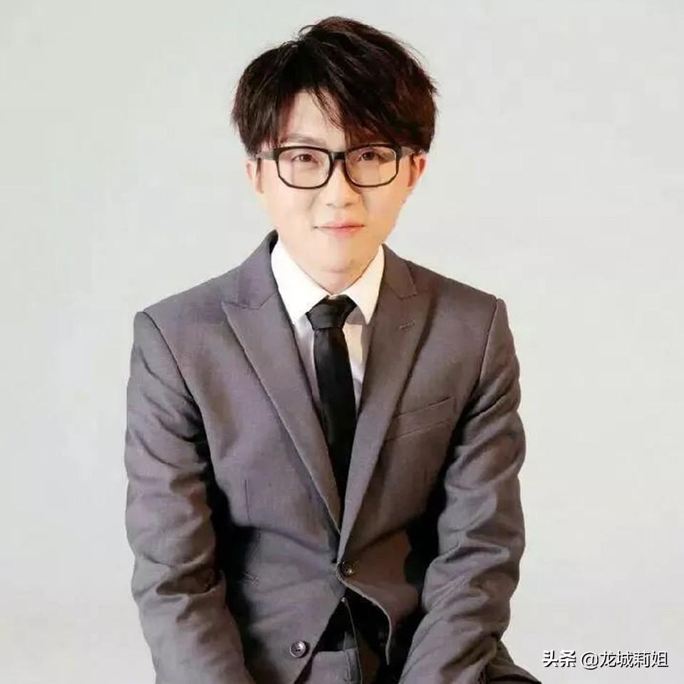 用平凡谱写人生，走向人生巅峰，毛不易的爆红绝非偶然！