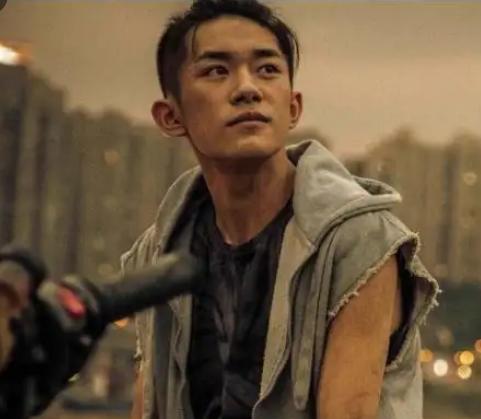 易烊千玺考编再惹争议（未受考编风波影响）(6)