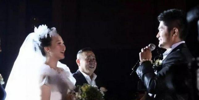 潘长江36岁女儿近照曝光！粉色头发似少女几乎认不出！嫁富豪老公