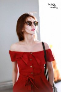 ​168江疏影一字裙穿出“一米五”效果，166周洁琼却穿成“一米八”