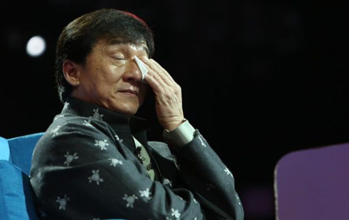 成龙女儿又出事了?网曝成龙女儿吴卓林再次流落街头?