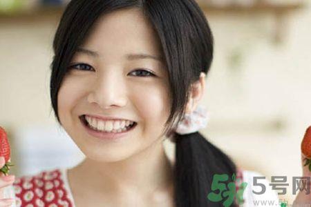 牙齿发黄怎么变白?牙齿发黄变白小窍门