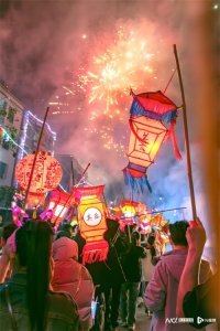 ​“画圣”吴道子后裔的花灯传奇！茂名高州千灯巡游似星河璀璨
