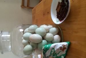 七天快速腌鸭蛋出油,快速腌鸭蛋出油最好的方法视频图14