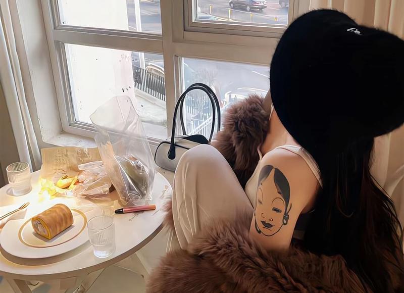 花心的背后是极度的痴情是什么歌