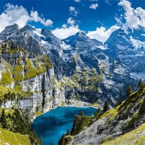 ​柳岩穿护士装，从她的角度看她性感的坐姿，连摄影师都停下了脚步