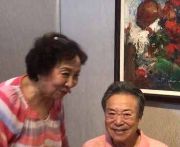 ​加起来近200岁！老艺术家李光羲茅迪芳罕同框，头发乌黑精神好