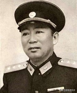 ​刘亚楼是四野三巨头之一，空军创始人，为何只授上将？