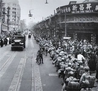 ​参军9年三野参谋处长回乡探亲，才知65岁的母亲已成四野连级干部