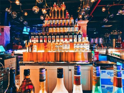 ​2021年上海最好玩的酒吧夜店推荐！美女超多