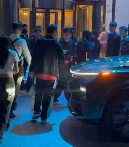 ​爆“国民老公”王思聪买了一辆理想L9，看来大众越来越接受电车了