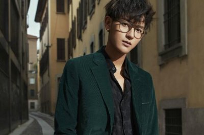 ​龙韬娱乐是黄子韬开的公司吗 作为龙韬娱乐的老板很不错