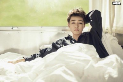 ​王俊凯被拍吸烟？难道和王源一样人设要崩了吗