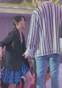 ​张子枫眼里只有彭昱畅？吴磊伸手要扶，竟果断拒绝了！