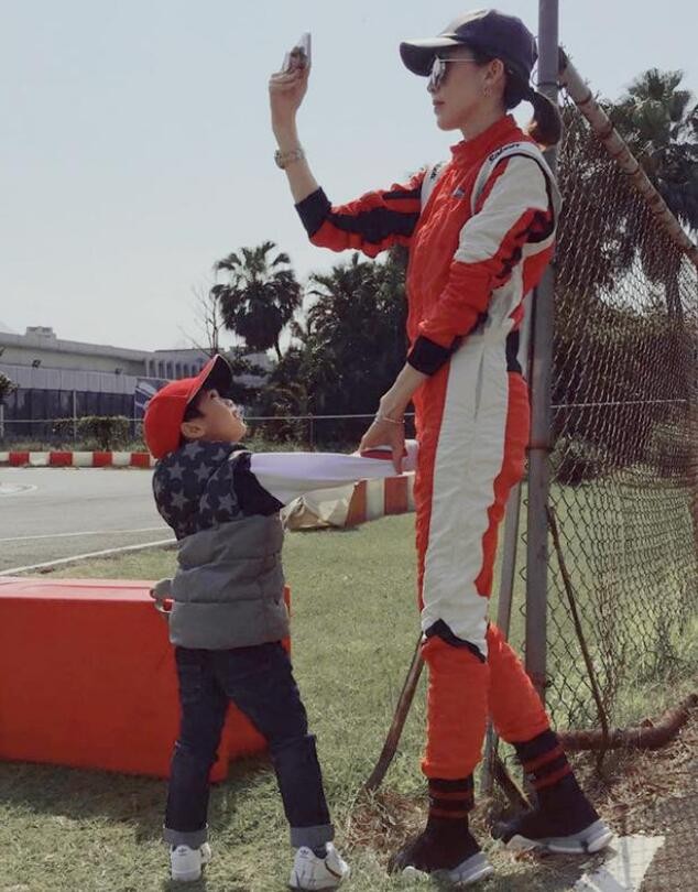 林志颖娇妻身材太好