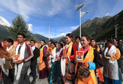 ​2003年，达曼族终于加入中国国籍，为此他们苦等200多年