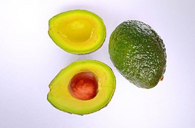 ​牛油果树几年能结出果？牛油果树几年长果子？