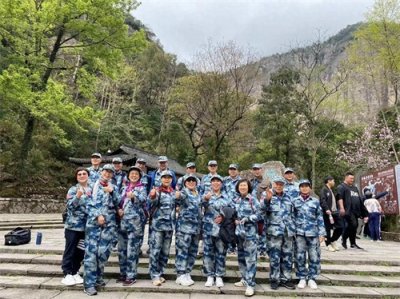 ​战友情，就是一坛存封的老酒，醇香于心，飘香久远