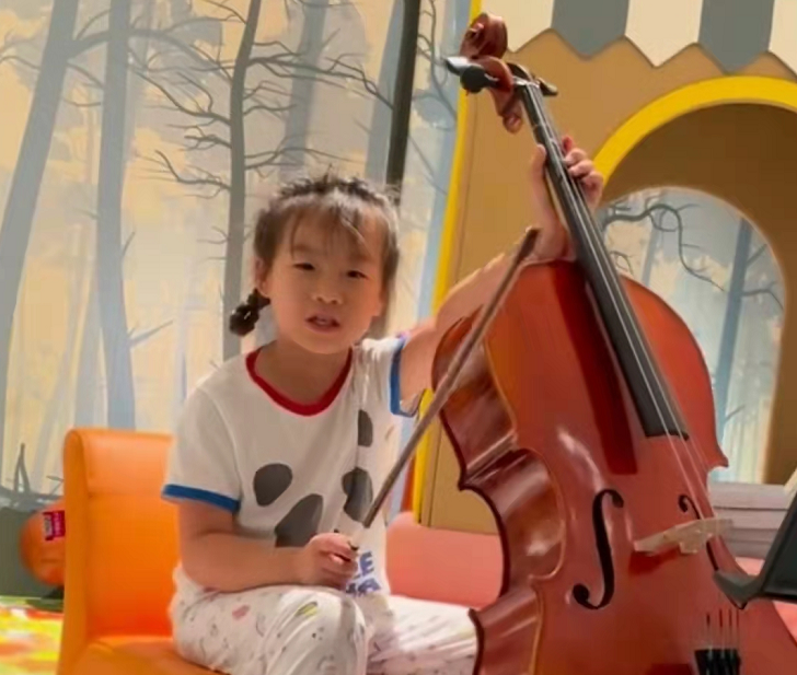 岳云鹏养女儿太阔气！送7岁岳麓玥上国际学校，一年学费就超24万