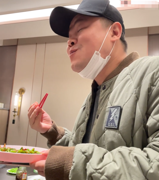 岳云鹏养女儿太阔气！送7岁岳麓玥上国际学校，一年学费就超24万