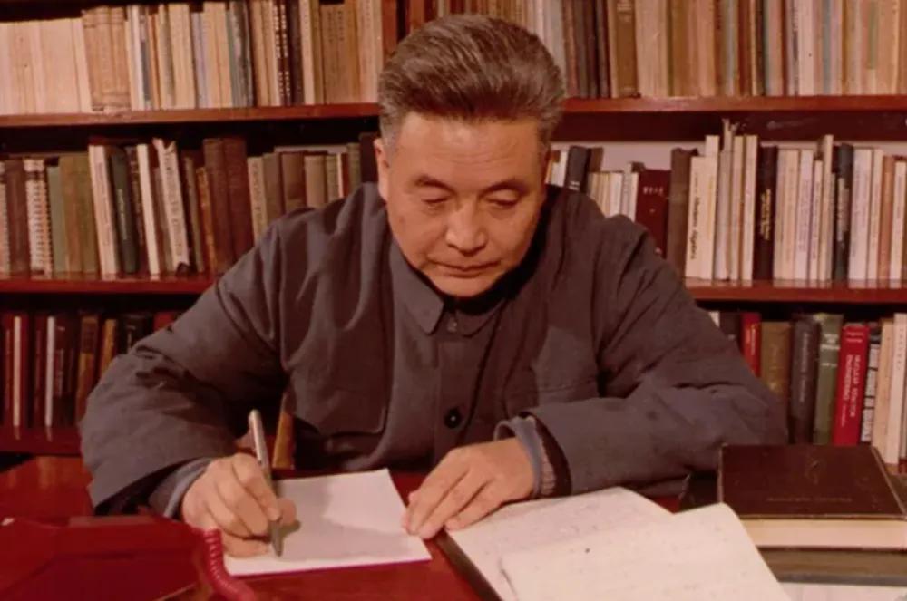 邓稼先的简介和事迹(邓稼先的个人资料及简介)-