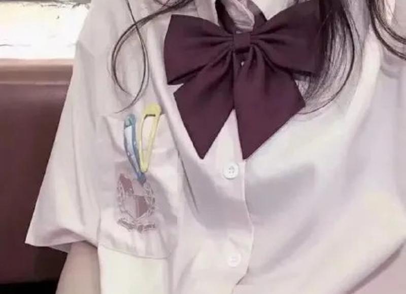 苏亚雷斯咬人（苏亚雷斯世界杯惊天一咬）