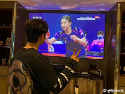 ​黄晓明发文围观世乒赛 为表妹陈梦加油助威