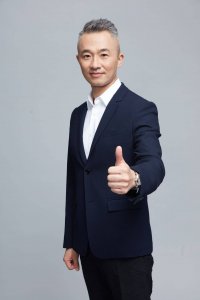 程雷去逝了?本尊晒合影回应，为了辟谣自己“被去世”的传言