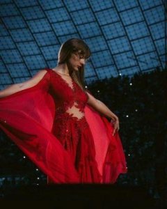 ​霉霉成为全球净资产最高的女歌手，四个月增加3亿美元