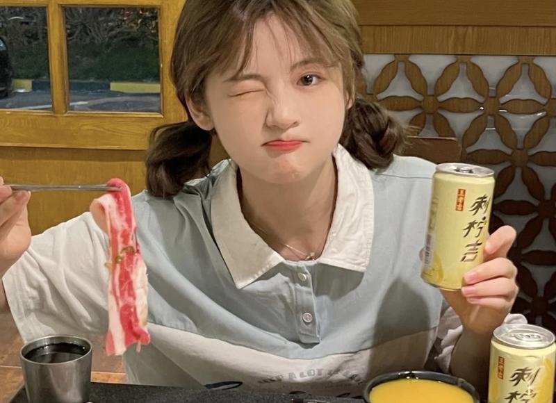 “过生日有红包么？”“没有，跟你又不熟！”