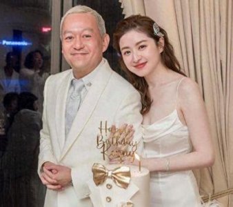 ​香港知名女星惹怀第四胎疑云，婚后连生三个儿子，网友：命中缺“她”