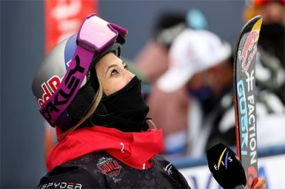 ​谷爱凌滑雪大跳台预赛第六进决赛，冲击世锦赛第三金