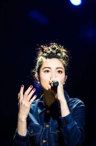 ​歌手张天的身材（用想象力唱歌的酷女孩）