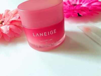 ​兰芝草莓睡眠果冻唇膜