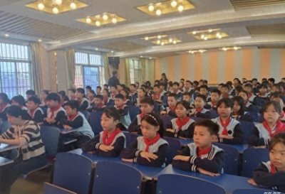 ​《揭开犯罪黑幕！余干县小学热血携手打击犯罪》