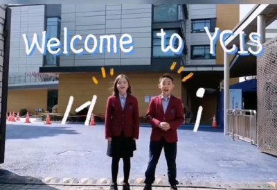 陈小春应采儿大儿子当校园向导，9 岁 Jasper 表现自信大方，超有范